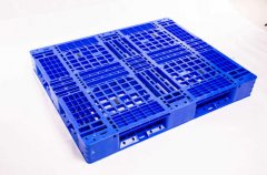 如何提高塑料托盤的抗老化性？